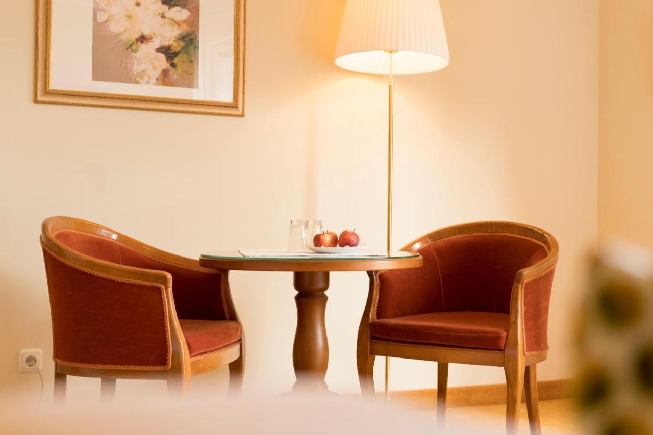 Hotel Hollweger Sankt Gilgen Buitenkant foto